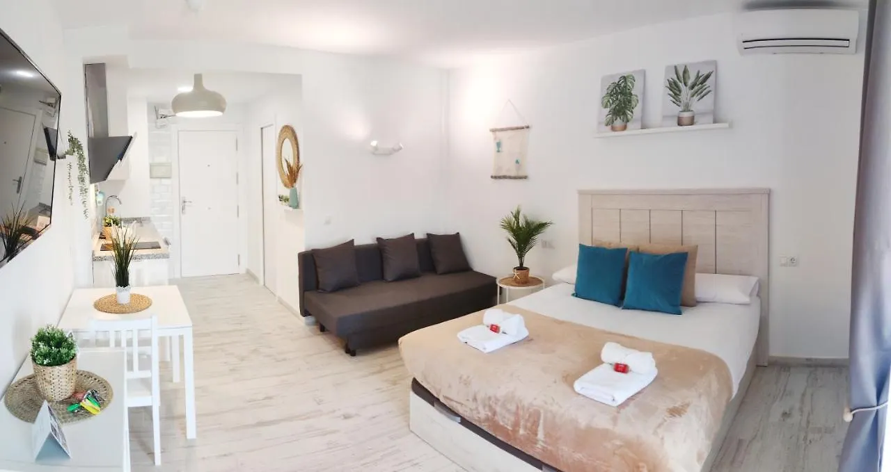 בנאלמדנה Apartamentos Holidays Benalbeach ספרד