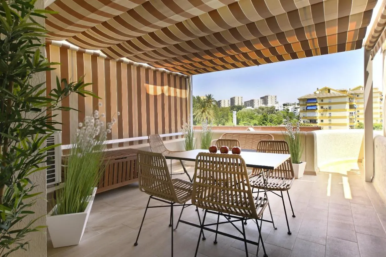 בנאלמדנה Apartamentos Holidays Benalbeach