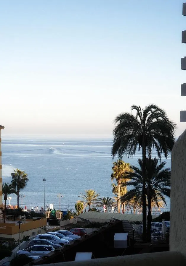 בנאלמדנה Apartamentos Holidays Benalbeach ספרד