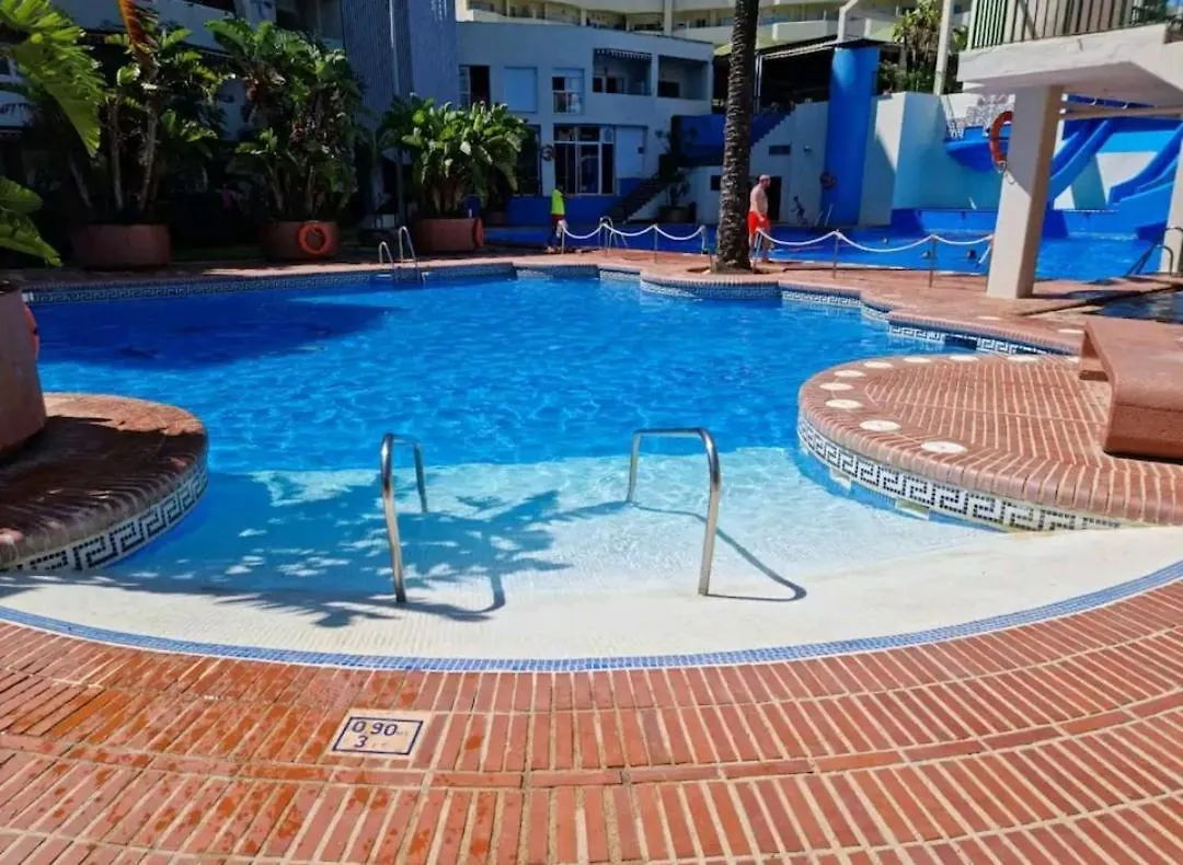 דירה בנאלמדנה Apartamentos Holidays Benalbeach
